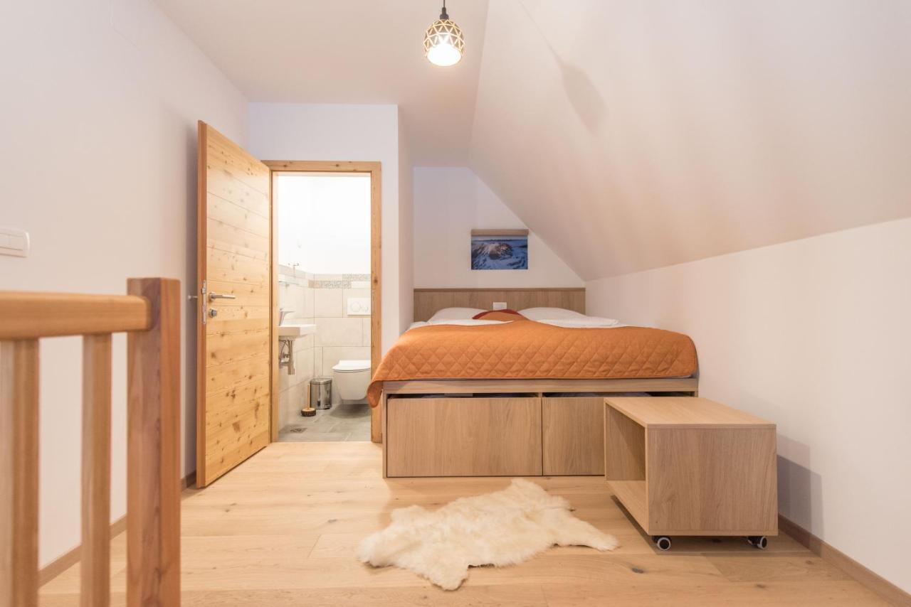 Guesthouse Lajnar Zgornja Sorica Ngoại thất bức ảnh