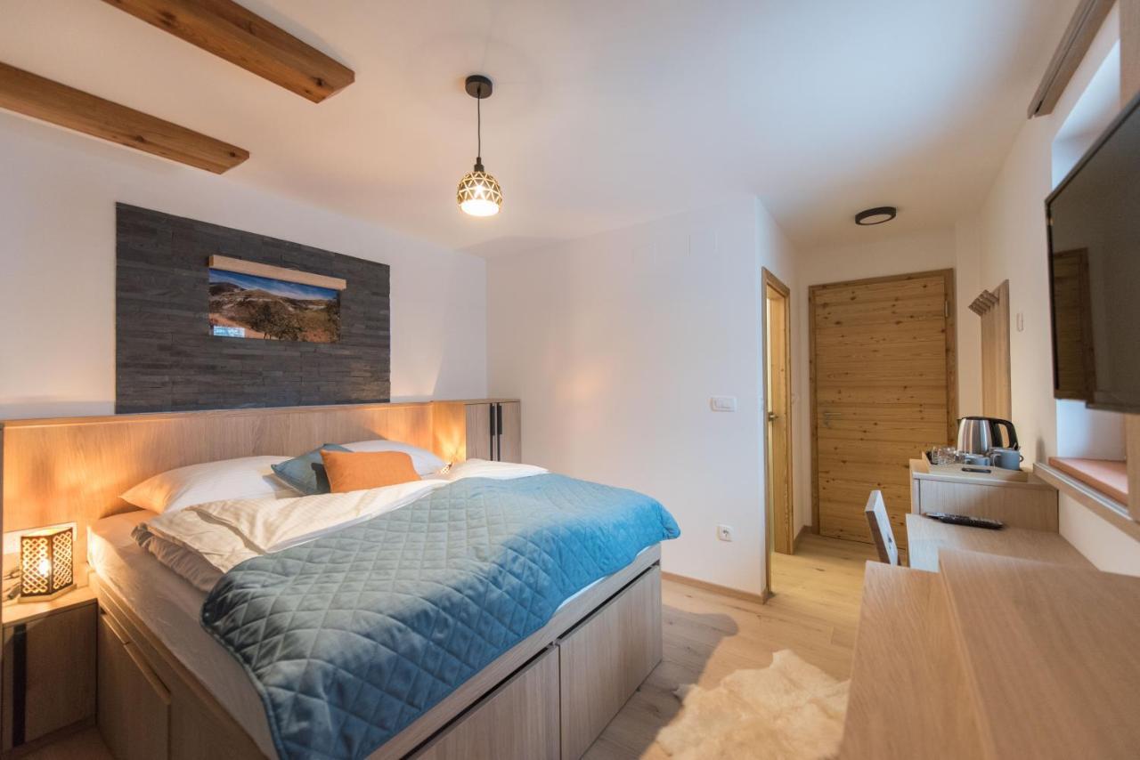 Guesthouse Lajnar Zgornja Sorica Ngoại thất bức ảnh